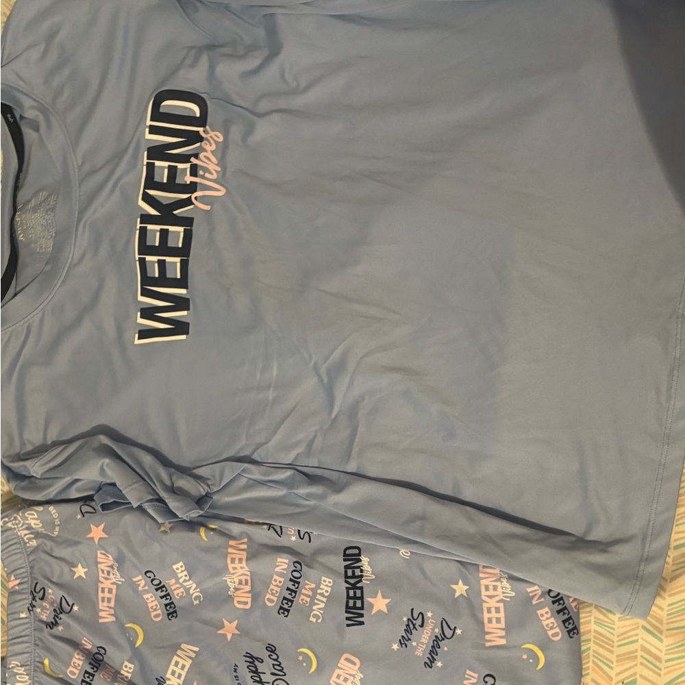 Like NEW Women’s PJ Set!!